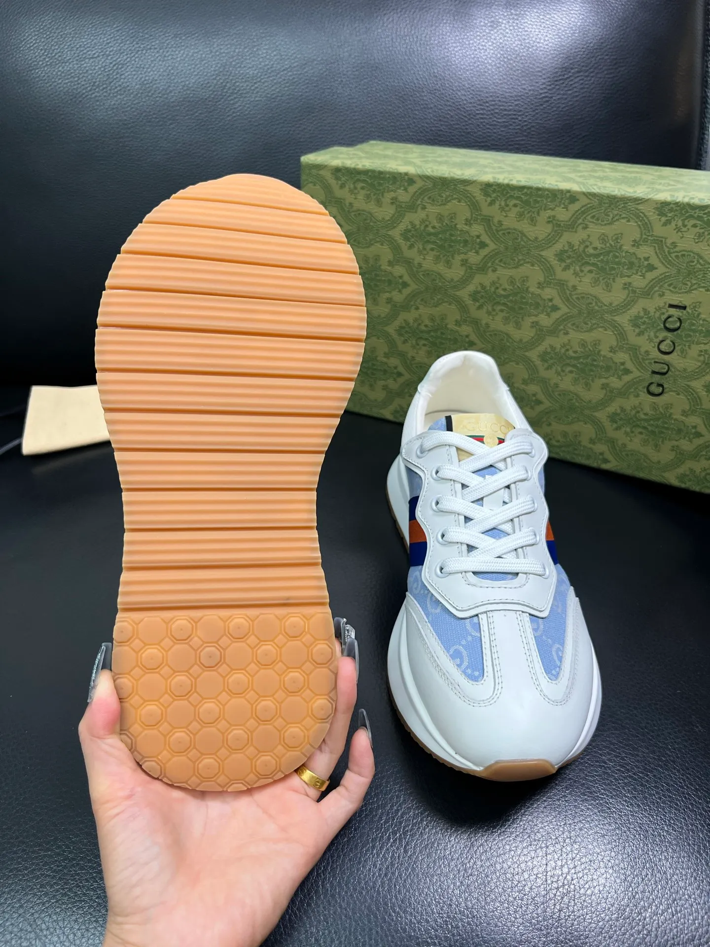 Men's shoes 💰800 Gucci top purchasing Gucci counter new model, original factory configuration of imported cowhide from Italy with printed cloth fabric, imported cowhide lining, breathable and comfortable, sole: original factory special sole is super comfortable, original factory and single goods are high quality, welcome to compare, code number 38-44 (customized 45 46) 85865